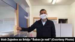Zelenović glasa na izborima u Šapcu 21. juna 2020. 