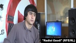 Рамазон Муродов бо тахаллуси Ралики репсаро шаш сол аст, ки ҳунарнамоӣ мекунад