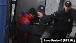Na dan parlamentarnih izbora uhapšeno je 20 državljana Srbije pod sumnjom da su pokušali da sprovedu nasilnu smjenu vlasti