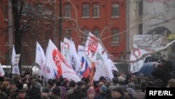 По мнению эксперта, убийства антифашистов - попытка отпугнуть те молодежные группы, которые действуют против ультраправых