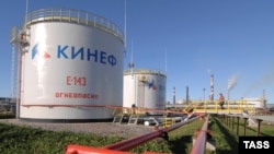 
Як пише Reuters, зупинений блок забезпечує майже 40% від загальної переробної потужності заводу, яка становить близько 20 мільйонів метричних тонн на рік. Архівне фото 