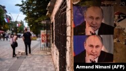 Plakat sa portretom predsednika Rusije Vladimira Putina u Severnoj Mitrovici, Kosovo, 2018.