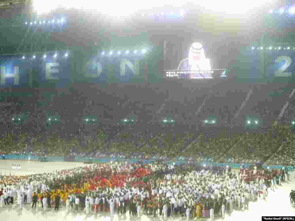 South Korea -- Tajik athletes in the Asian Games in South Korea, 20Sep2014