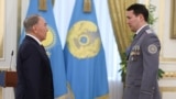 Нурсултан Назарбаев в бытность президентом присвоил своему племяннику Самату Абишу, заместителю председателя КНБ, специальное звание генерал-майор национальной безопасности. У Абиша были орден «Данқ» II степени и многочисленные медали, которых его лишили в 2024 году 