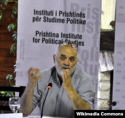 Shkelzen Maliqi: To što radi Kurti zapravo pomaže da se Vučić izvlači. Mislim da Amerika sada pomalo koriguje politiku, da će biti nekakve kazne i za Srbiju zbog podsticanja stalnih tenzija na Kosovu i pretnje da može doći do konflikta.