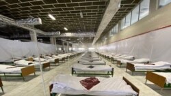 Спорт залында ачылган убактылуу оорукана. Бишкек. 4-июль, 2020-жыл.