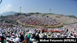 Vjernici na Koševu tokom posjete Pape Franje, foto: Midhat Poturović