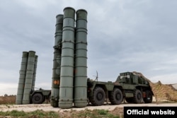 The S-400 air-defense missile system (file photo)