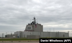 Stacioni kundërjaror amerikan Aegis në bazën ushtrake Deveselu të Rumanisë. Fotografi nga arkivi.