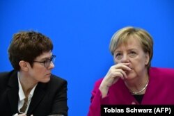 Angela Merkel i Annegret Kramp-Karrenbauer