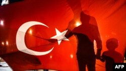 Erdoganove pristalice na trgu Taksim u Istanbulu, 16. jul 2016, ilustrativna fotografija