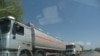 Баткенге кара май тарткан унаалар, Ош-Баткен жолу, 3-сентябрь.
