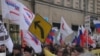 Экстремисты дожидаются окончания антифашистских акций и нападают на небольшие группы их участников