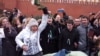 Евгения Чирикова установила на Красной площади зелёную палатку. 8 апреля 2012 г