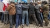 Противостояние в Симферополе у здания парламента Крыма