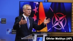 იენს სტოლტენბერგი 