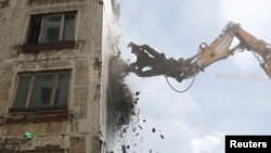 Снос жилого дома по программе реновации в Москве