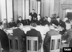 იალტის კონფერენცია. სტალინი, მოლოტოვი, გრომიკო