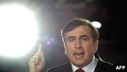 Судя по единодушному мнению европейцев, Саакашвили сдержал слово и провел честные выборы. Его оппоненты, однако, убеждены в обратном