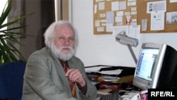 Петр Вайль