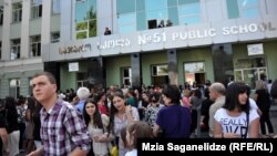 Выпускные экзамены в грузинских школах завершились. Впрочем, облегченно вздохнуть смогли далеко не все школьники