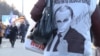 Владимир Путин на футболке активиста