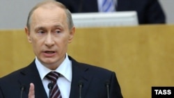 Россия -- Премьер-министр Владимир Путин Мамлекеттик думада өкмөттүн иши жөнүндө өтчет берди.6-апрель 2009-жыл.