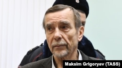 Глава движения "За права человека" Лев Пономарёв перед рассмотрением апелляции на его арест в Мосгорсуде, декабрь 2018 года