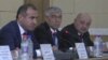 Юсуф Раҳмон (нафари аввал аз тарафи чап)