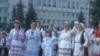 Родина Ніни Рабчинської з села Крупове в автентичних костюмах 