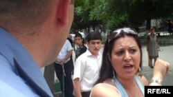 Ծեծկռտուք ծնողների եւ ոստիկանների միջև, 15.06, Երևան