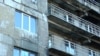 16-поверхівка у Шахтарську, що горіла внаслідок обстрілів у 2014 році