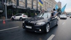У Києві пройшов автопробіг до Дня кримськотатарського прапора (відео)