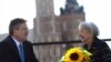 Президент Польщі Броніслав Коморовський і Віслава Шимборська, Краків, 17 січня 2012 року