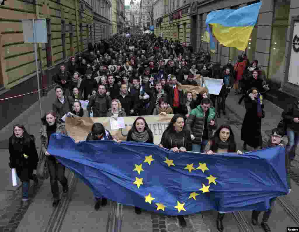 Мітинг у Львові на підтримку євроінтеграції, 22 листопада 2013 року