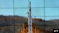 Ракета-носитель Унга-3 на стартовой позиции
