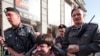 Милиция разгоняет участников акции 31 мая в Москве на Триумфальной площади