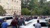 Рауль Хаджимба подтвердил своим сторонникам, собравшимся у администрации президента, что предлагал Алхасу Квициниа пост вице-премьера