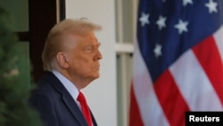 Usled promene američke politike pod predsednikom Donaldom Trampom prema Ukrajini i Rusiji, postavlja se pitanje da li bi se Kosovo moglo suočiti sa sličnom sudbinom u sporu sa Srbijom. Na fotografiji predsednik SAD-a Donald Tramp 28. februar 2025.