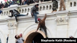 Upad Trumpovih pristalica u zgradu Kongresa