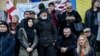 С 10 сентября отцы и их единомышленники протестуют в перманентном режиме у здания парламента