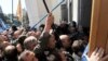 Ветераны войны в Афганистане и чернобыльцы намерены во что бы то ни стало сохранить свои льготы