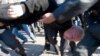 Москва, 16 октября: Задержание протестующих против итогов выборов оппозиционеров. Фото Юрия Тимофеева