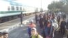 Жители Андижана, в принудительном порядке отправленные на сбор хлопка в другие регионы республики, 2017 год. 