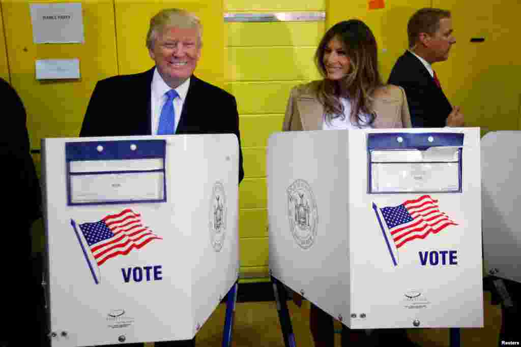 Donald i Melanija Tramp glasaju na predsedničkim izborima u Njujorku 8. novembra 2016. &nbsp;