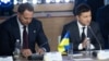 Президент Украины Владимир Зеленский (справа) и глава его офиса Андрей Ермак 