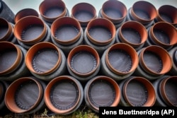 მილები Nord Stream 2 გაზსადენისთვის, გერმანიის პორტი მუკრანი. 2020 წელი