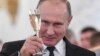 Банер «Стоп фашизм у Росії» на майдані Незалежності в Києві в розпал війни України з Росією на Донбасі, 17 липня 2014 року