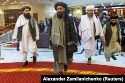 Mula Abdul Gani Baradar (u sredini), Moskva, 18. mart 2021
